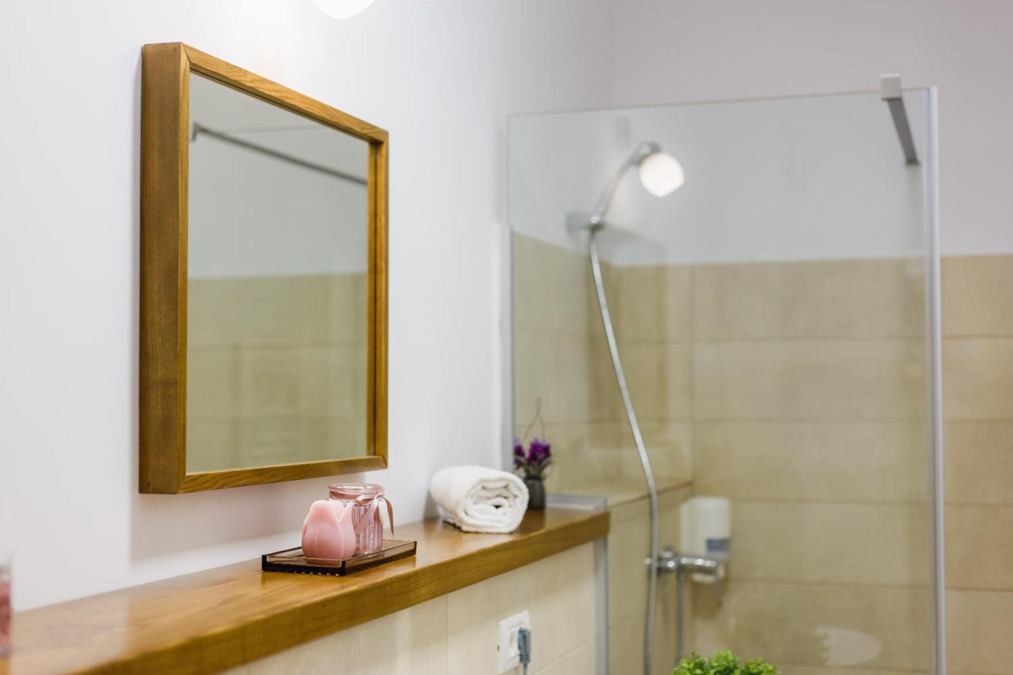 Lovely Home At West Residence Oradea Buitenkant foto