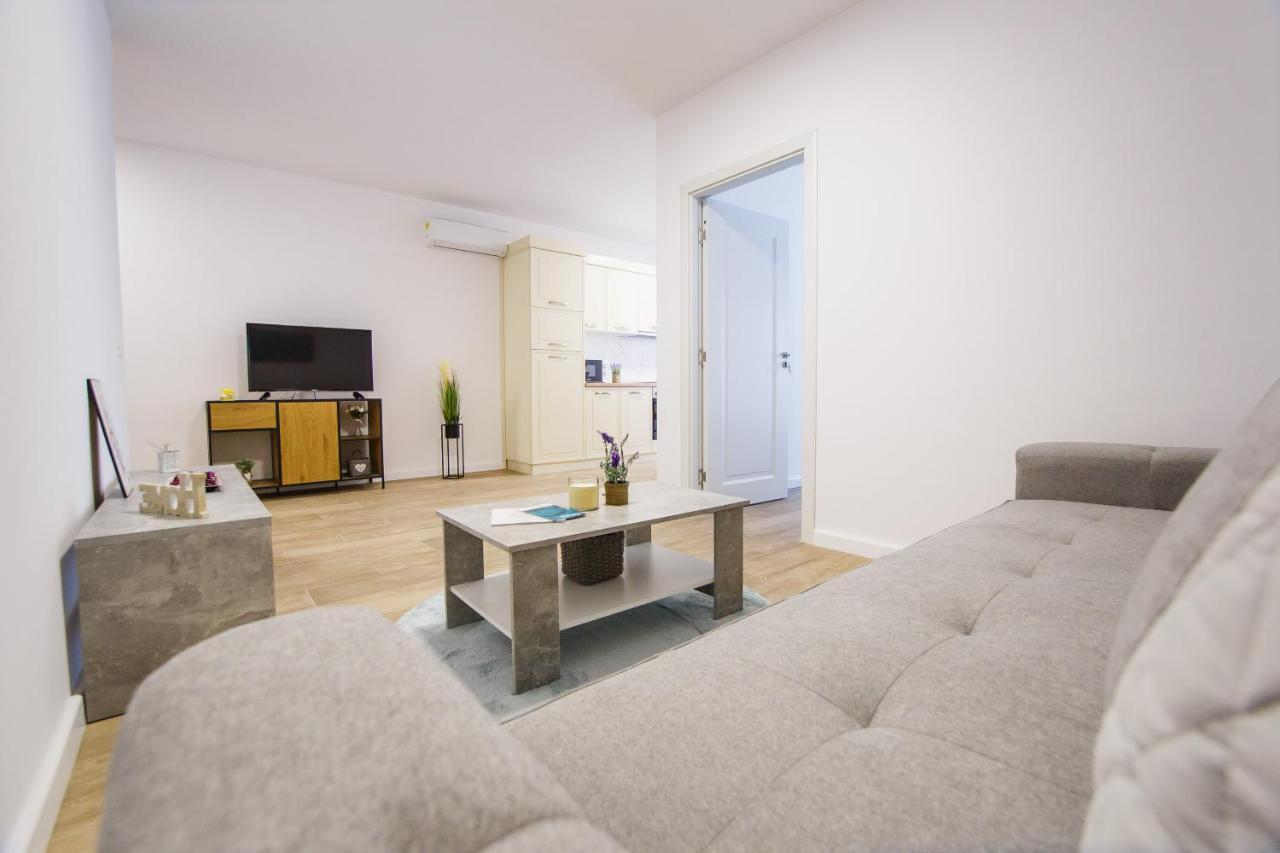 Lovely Home At West Residence Oradea Buitenkant foto