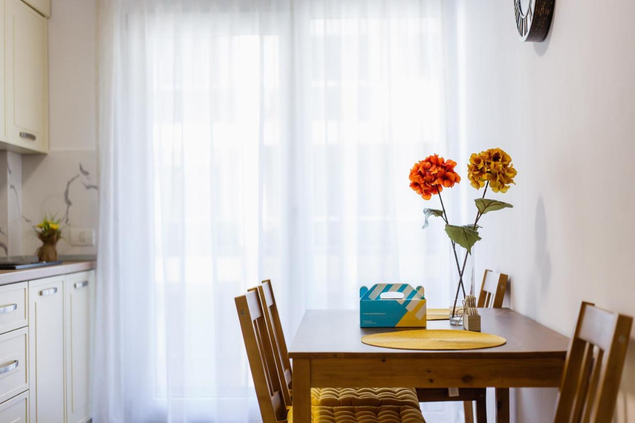 Lovely Home At West Residence Oradea Buitenkant foto